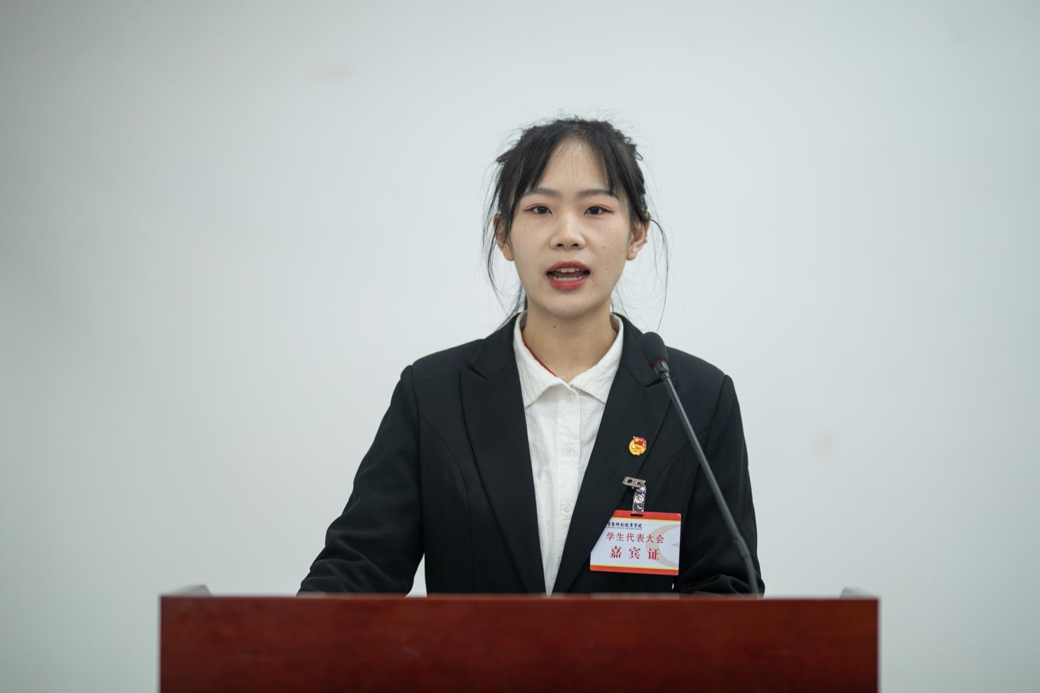 e6d5ce87e4ac34ed21621c4b46b7b23