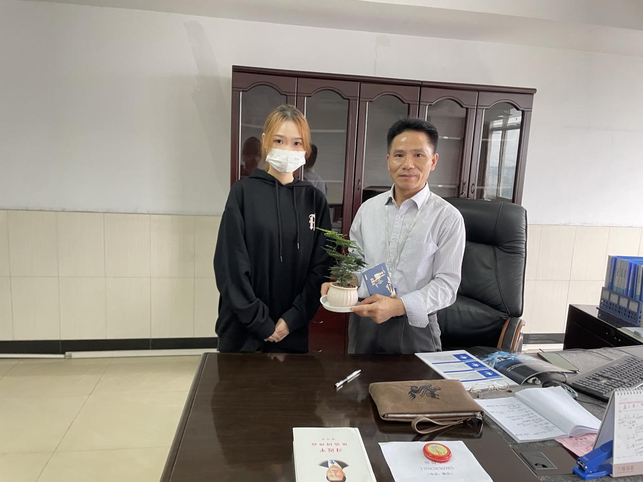 08062c2db957384fca6855738548bb0