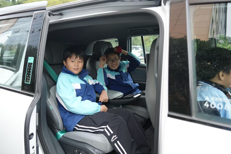 乘坐萝卜快跑无人驾驶_副本.png 乘坐萝卜快跑无人驾驶_副本.png