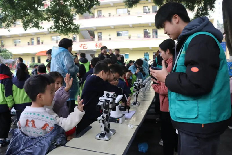 640.webp (6).png 640.webp (6).png